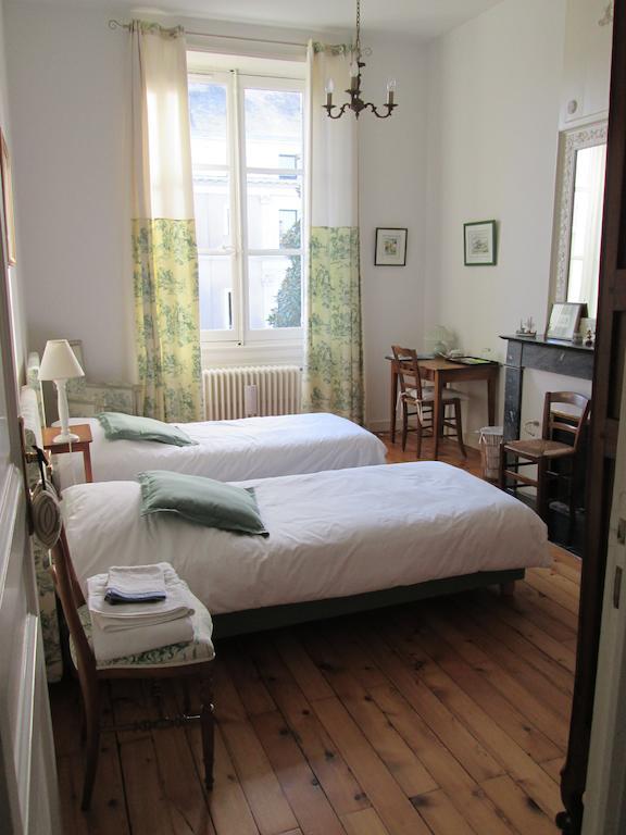 Chambre D'Hotes Marchand Angers Exterior foto